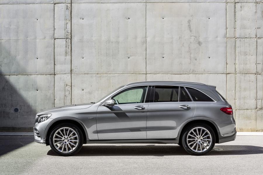  Mercedes-Benz GLC350 e 4Matic Edition 1 2015 года  (фото 30 из 34)